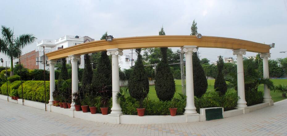Red Sapphire Hotel & Banquets, Moradabad 2